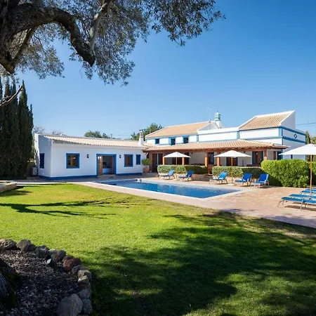 Shantivillas Malhao Вилла Azinhal e Amendoeira